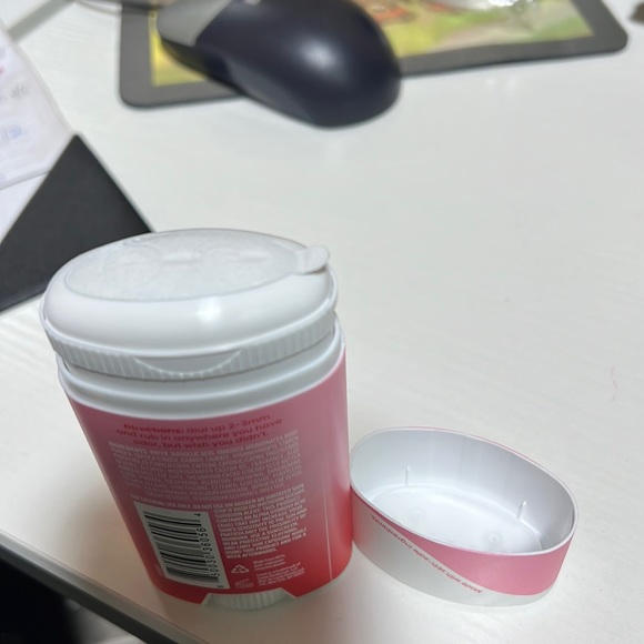 NEW Lume invisible cream Deodorant For WHOLE BODY- 2.2 oz -SCENT: PEONY R… - Picture 3 of 3